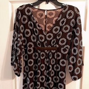 Chocolate Cream colored octagonal belted design